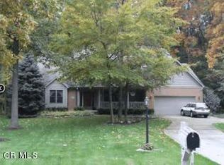5454 Blackhawk Forest Dr, Westerville, OH 43082