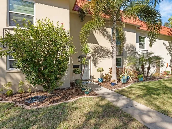 2700 Bayshore Blvd APT 560, Dunedin, FL 34698