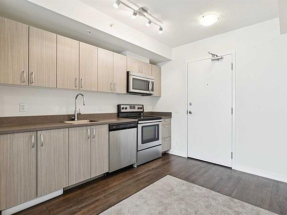 5th image of 450 W 8th Ave SE #1003