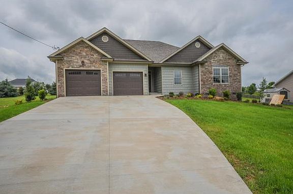 2nd image of 237 Oriole Ln