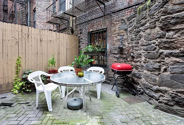 Rented by Compass | media 7