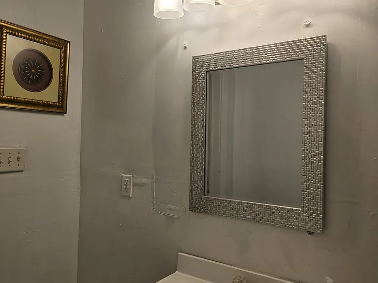214 Liberty St — Photo 1