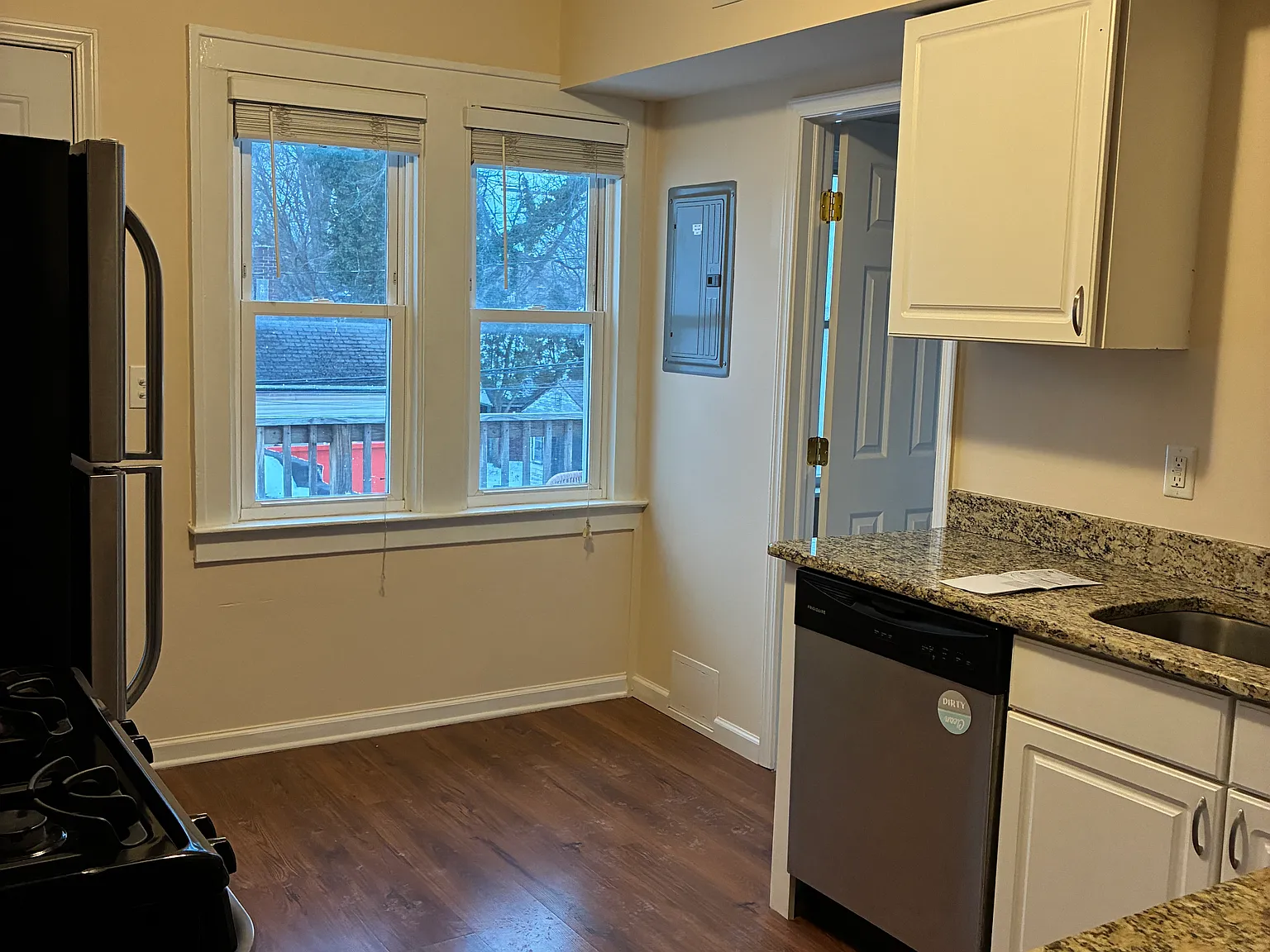 2 bed, 760 sqft, $1,675 — Photo 3