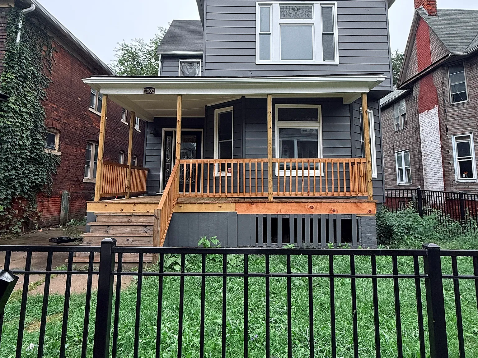 4 bed, 2133 sqft, $2,499 — Photo 2