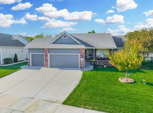 608 N Woodstone Dr, Andover, KS 67002
