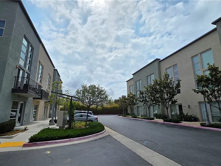 1508 W Artesia Sq #B — Photo 38