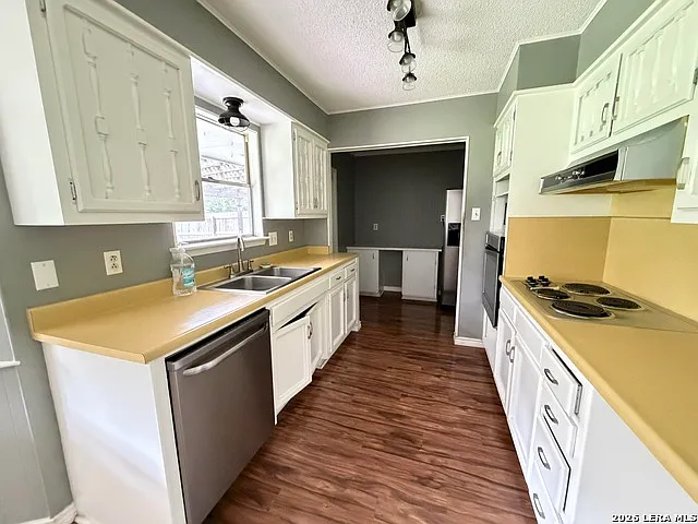 3710 Pinebluff Dr — Photo 11