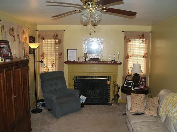 2nd image of 2176 Renwick Dr