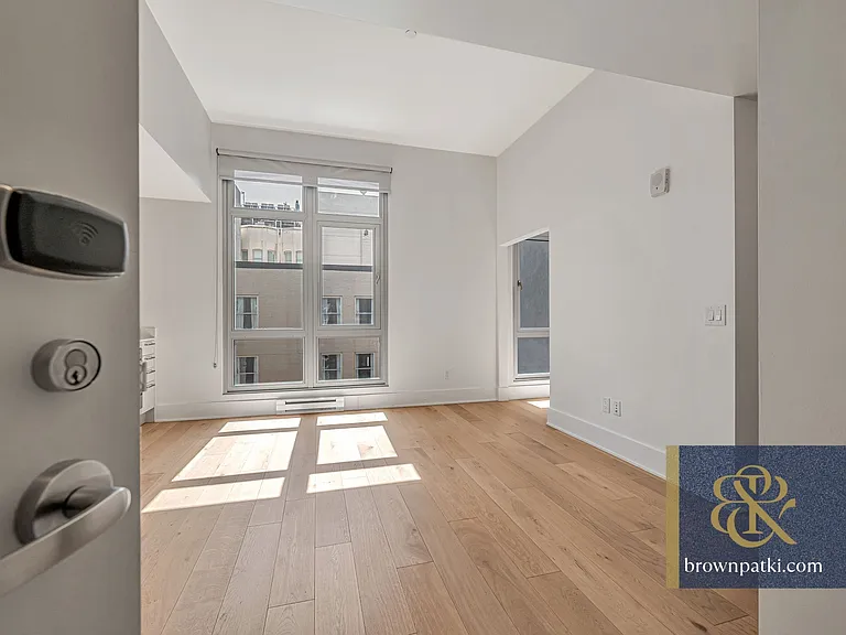 1075 Market St #807 — Photo 3