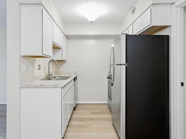 8301 Doncaster Way Brixton Rd #908-9