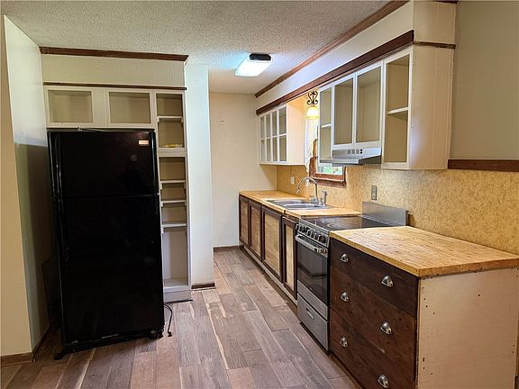 4th image of 106 Nickie Dr