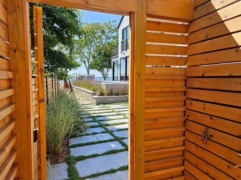 599 Peconic Bay Blvd — Photo 46