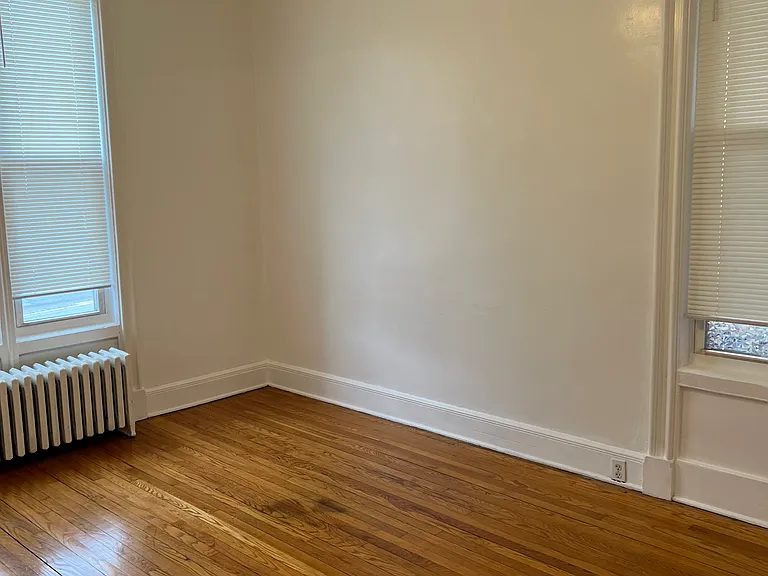 109 Montgomery St #1C — Photo 35