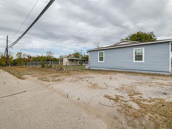 3rd image of 3151 Hutchinson St