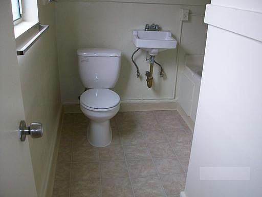 5th image of 447 W Melrose Way APT D