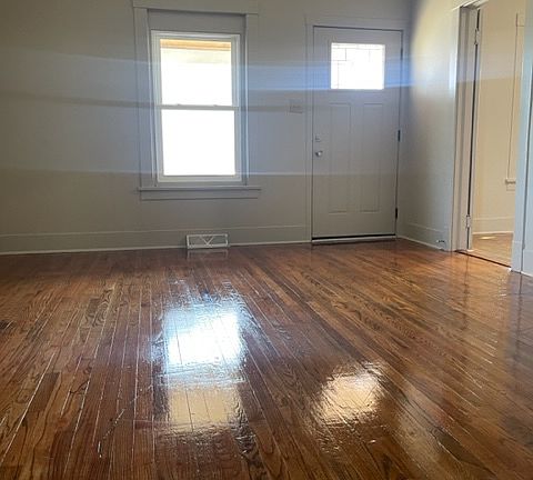4th image of 808 N Johnson St #1