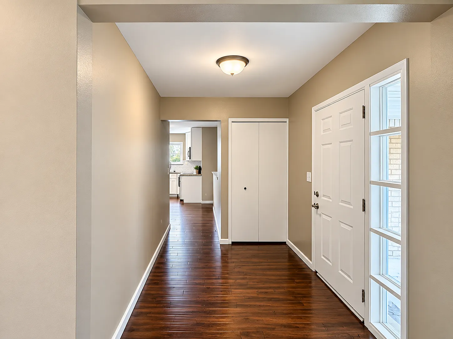 3 bed, 2332 sqft, $2,300 — Photo 4