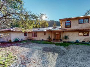 44 McKinzie Dr, Redway, CA 95560