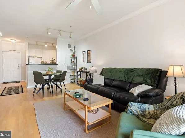 2791 Centerboro Dr APT 384, Vienna, VA 22181