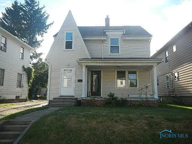 4142 Lyman Ave photo 1