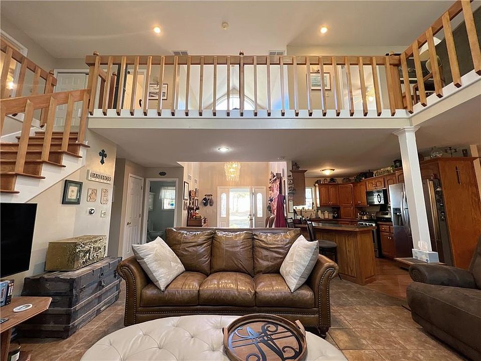 17251 Hollingsworth Rd, Basehor, KS 66007 MLS 2426706 Zillow