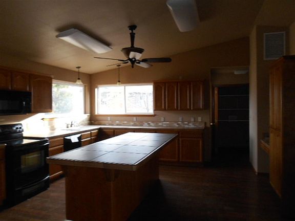 4th image of 2620 Watson Ct