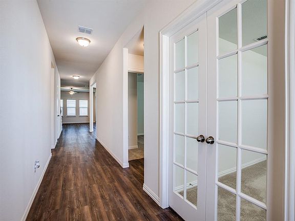 4th image of 910 Torrey Ave