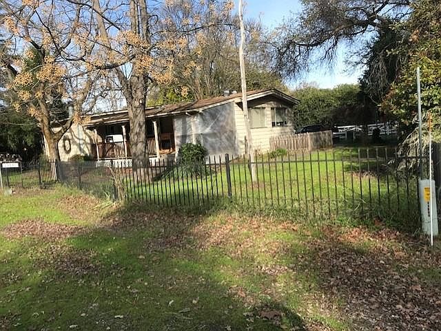2nd image of 24660 Main St