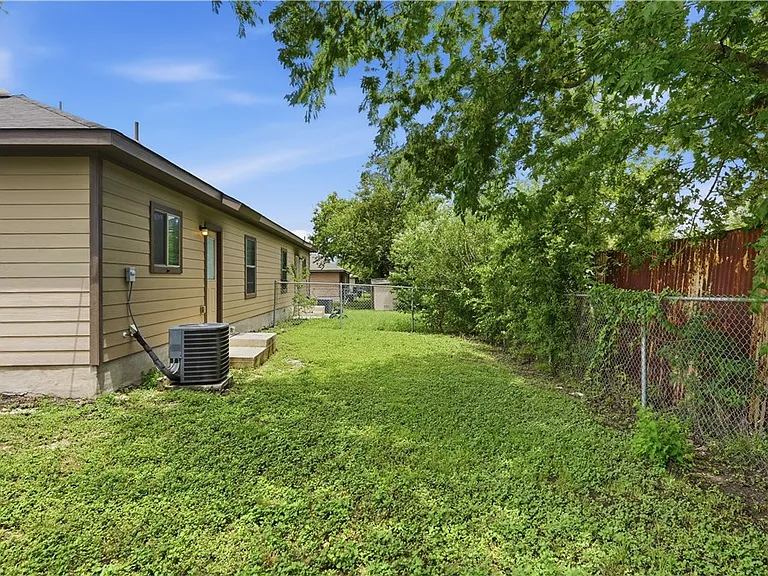 147 Rosedale Ave — Photo 23
