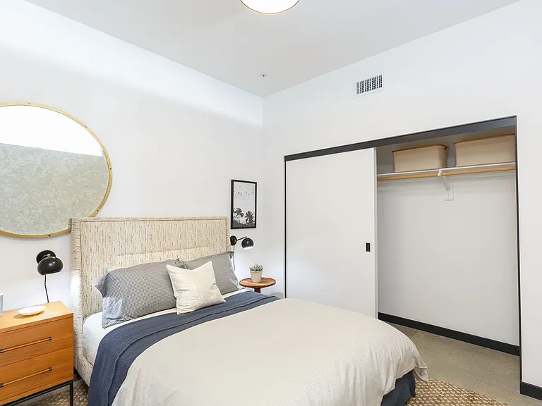 Edison Long Beach — Photo 9