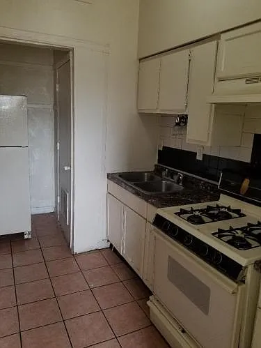 449 E 71st St #1 — Photo 3