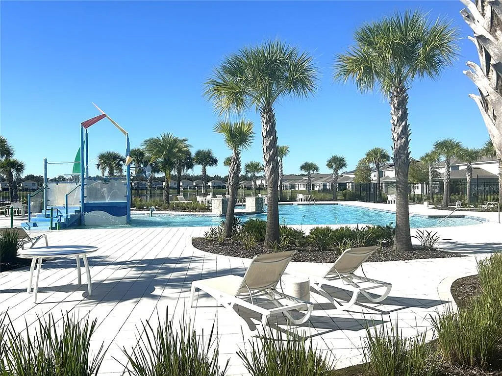 4 bed, 2.5 bath, 2060 sqft, $2,675 — Photo 2