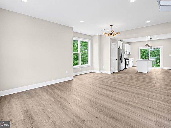 4th image of 3111 Saint Lukes Ln