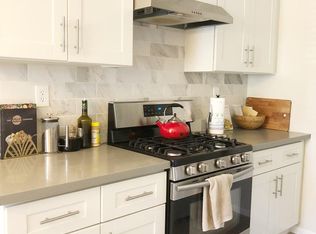 10522 Riverside Dr, Toluca Lake, CA 91602