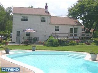 2nd image of 917 Hemlock Rd