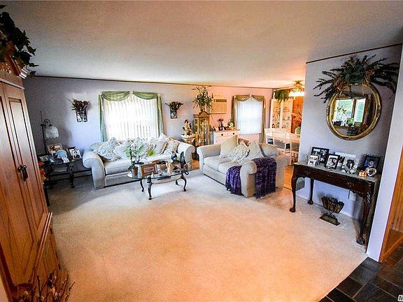 2nd image of 14 Somers Ln