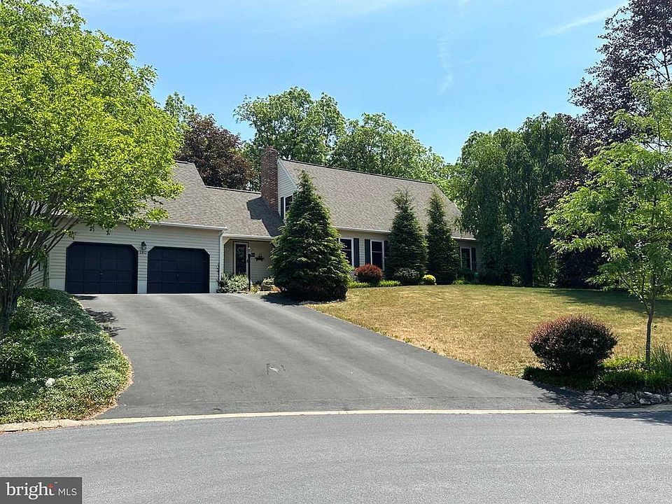 1st image of 180 Grove Cir