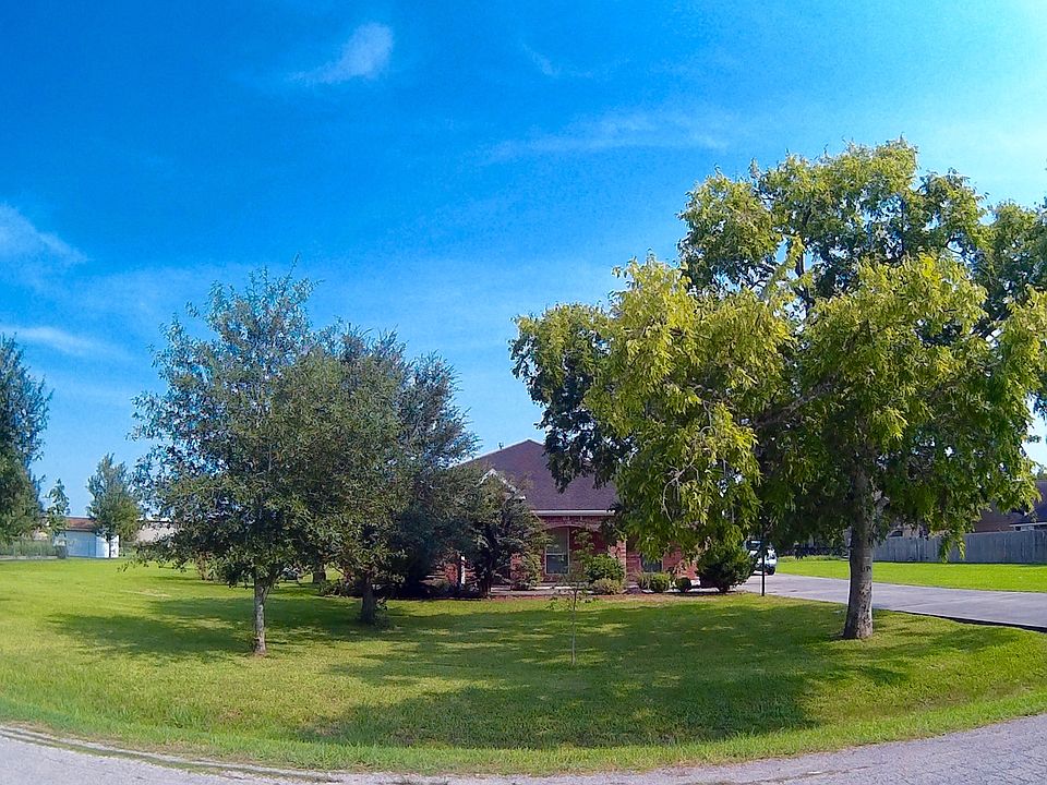 1.64 acre 2200 sq ft home