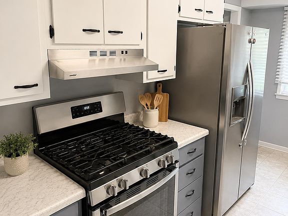 4th image of 5524 N 69th Ave