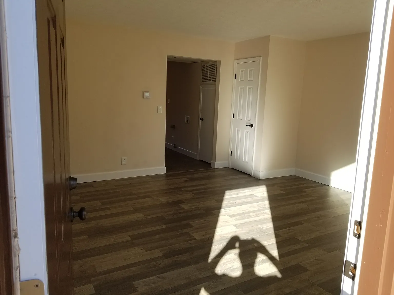 2 bed, 1.5 bath, 992 sqft, $1,115 — Photo 2