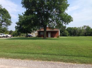 9632 E Webb Rd, Mount Vernon, IL 62864