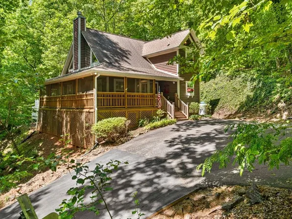 2102 Pooh Cor, Hiawassee, GA 30546