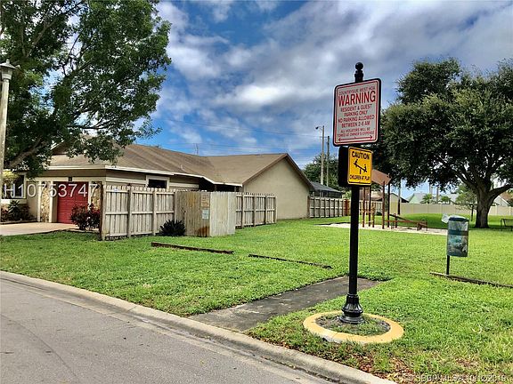3rd image of 5661 SW 99th Ln