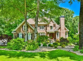 1069 Laurel Grove Ct, Suwanee, GA 30024