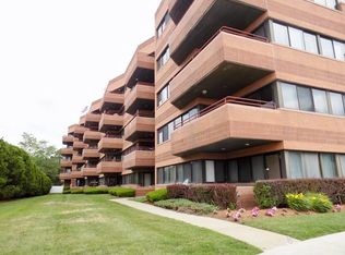 1 Carey Cir APT 212, Revere, MA 02151