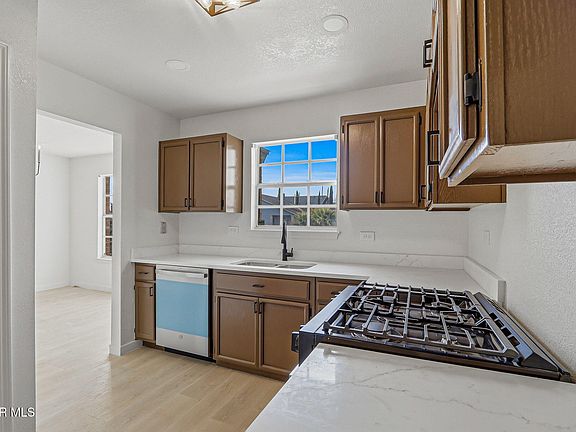 5th image of 12104 Tower View Dr