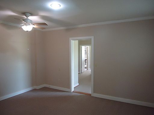 3rd image of 708 S Schiller St