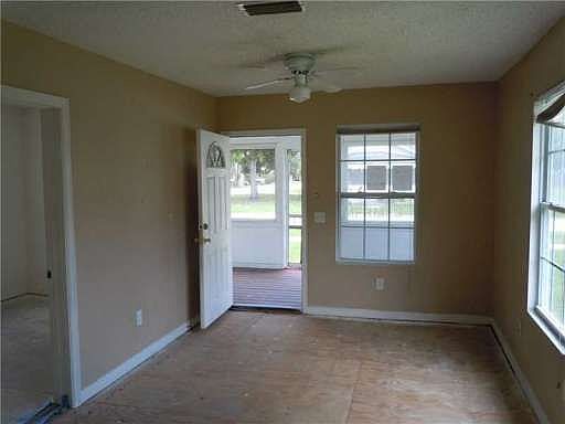 3rd image of 402 Orange St
