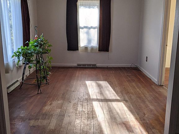 3rd image of 366 Saint Agnes Hwy