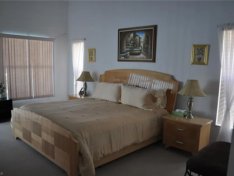 431 Dundee Ct — Photo 12